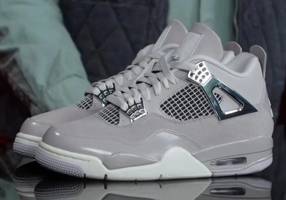 Air Jordan 4 Frozen Moments 0