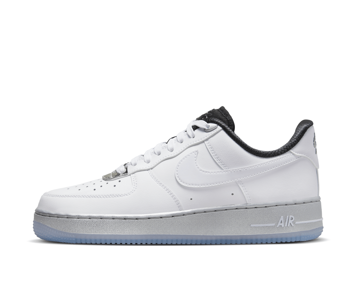 Nike Air Force 1 '07 SE White Chrome