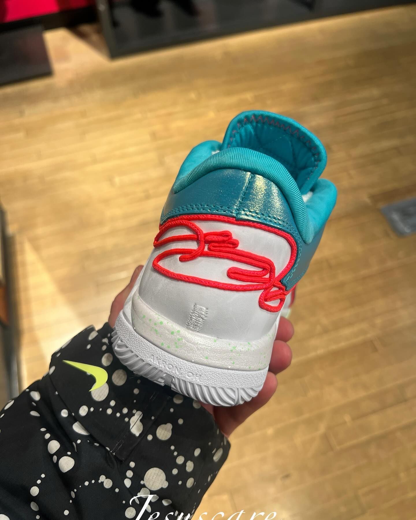 Nike LeBron 22 “Christmas” HV5147-600 Release Info 6