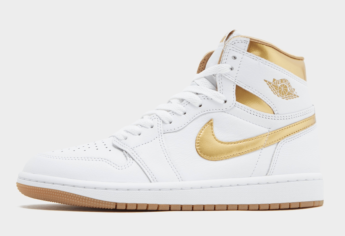 First Look At The Women's Exclusive Air Jordan 1 High OG “Metallic Gold”