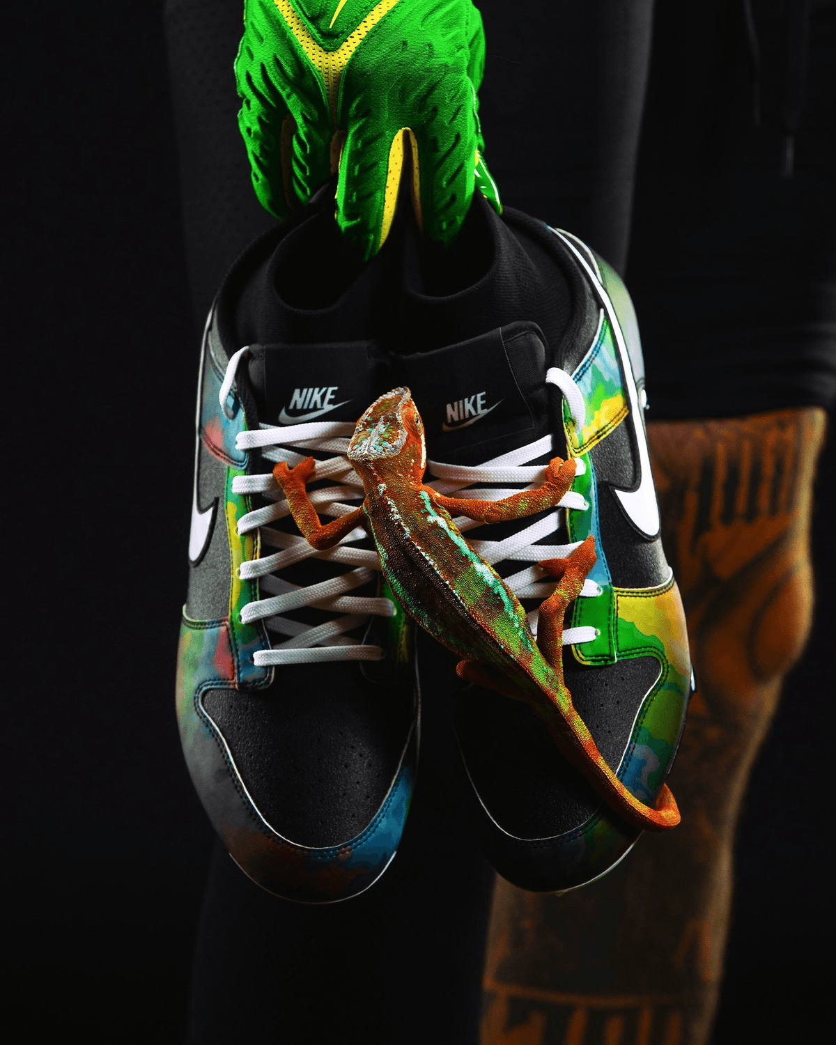 Oregon Football Will Debut Color-Changing Heat Activated Cleats Against Colorado