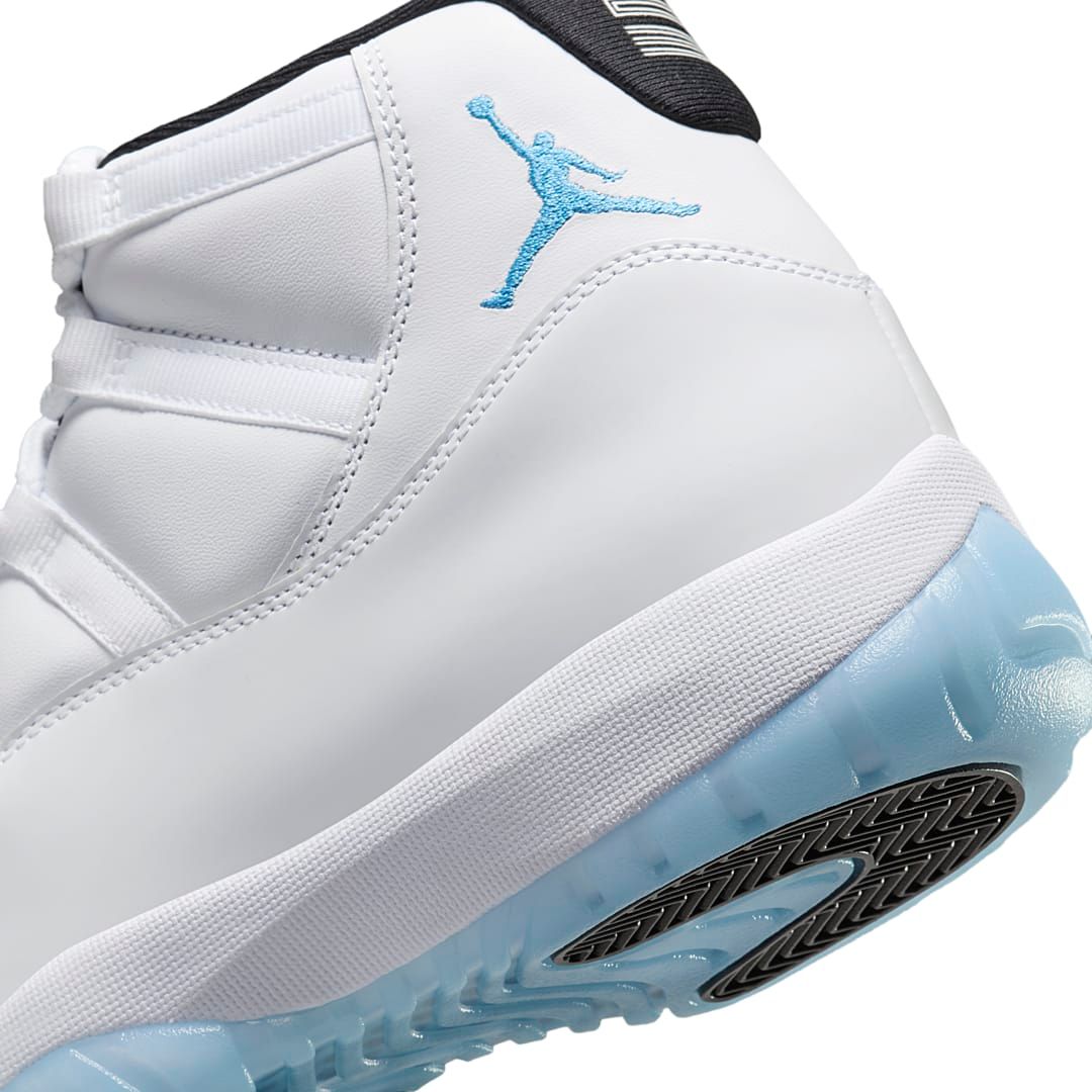 Air Jordan 11 Columbia CT8012-104 