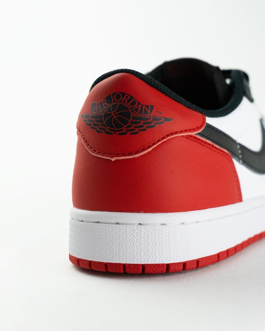 Air Jordan 1 Low OG Black Toe