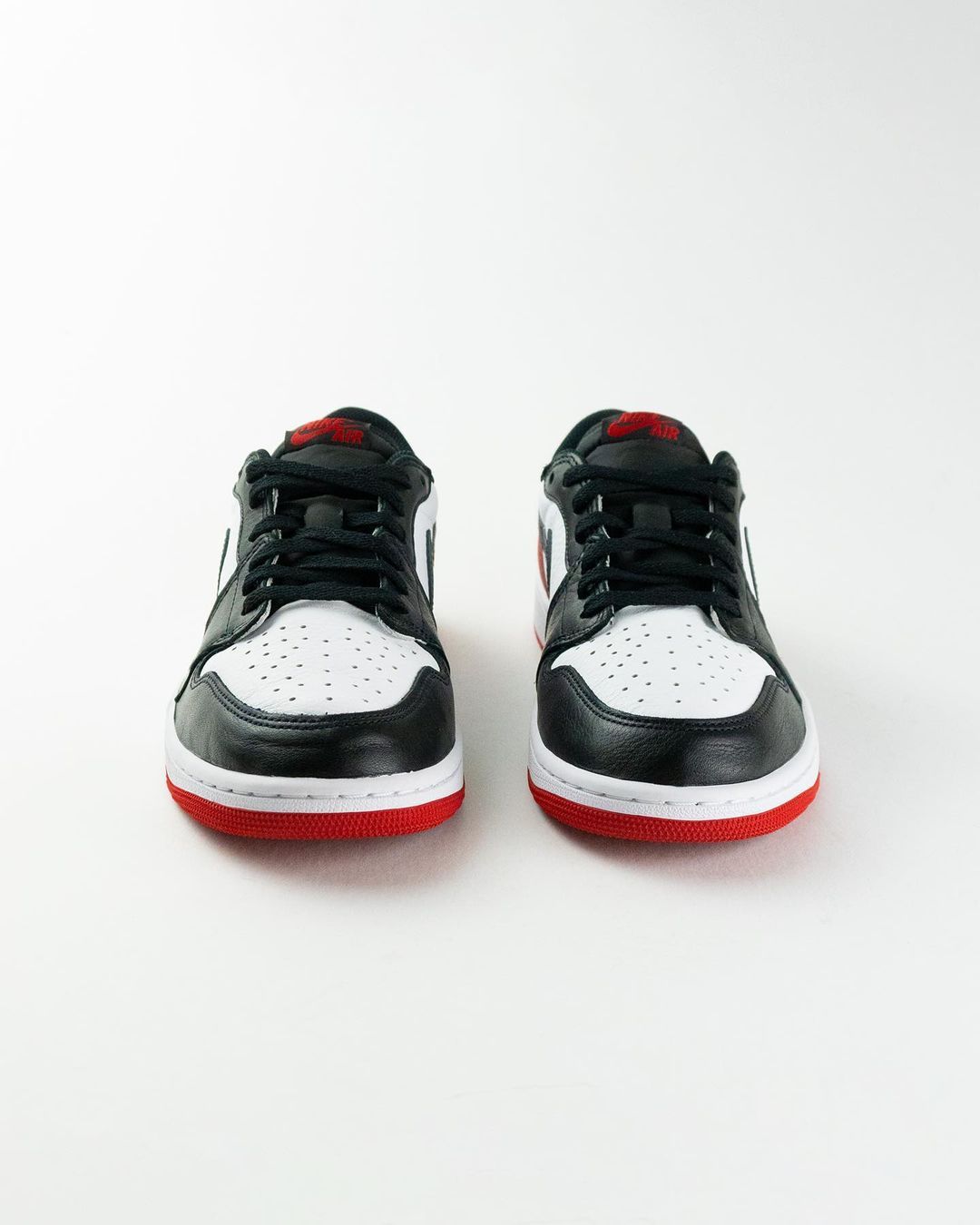 Air Jordan 1 Low OG Black Toe
