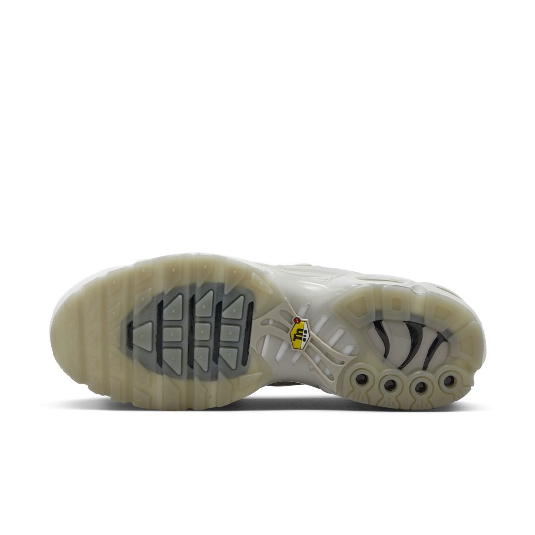 TheSiteSupply Images A-COLD-WALL* x Nike Air Max Plus Platinum Tint