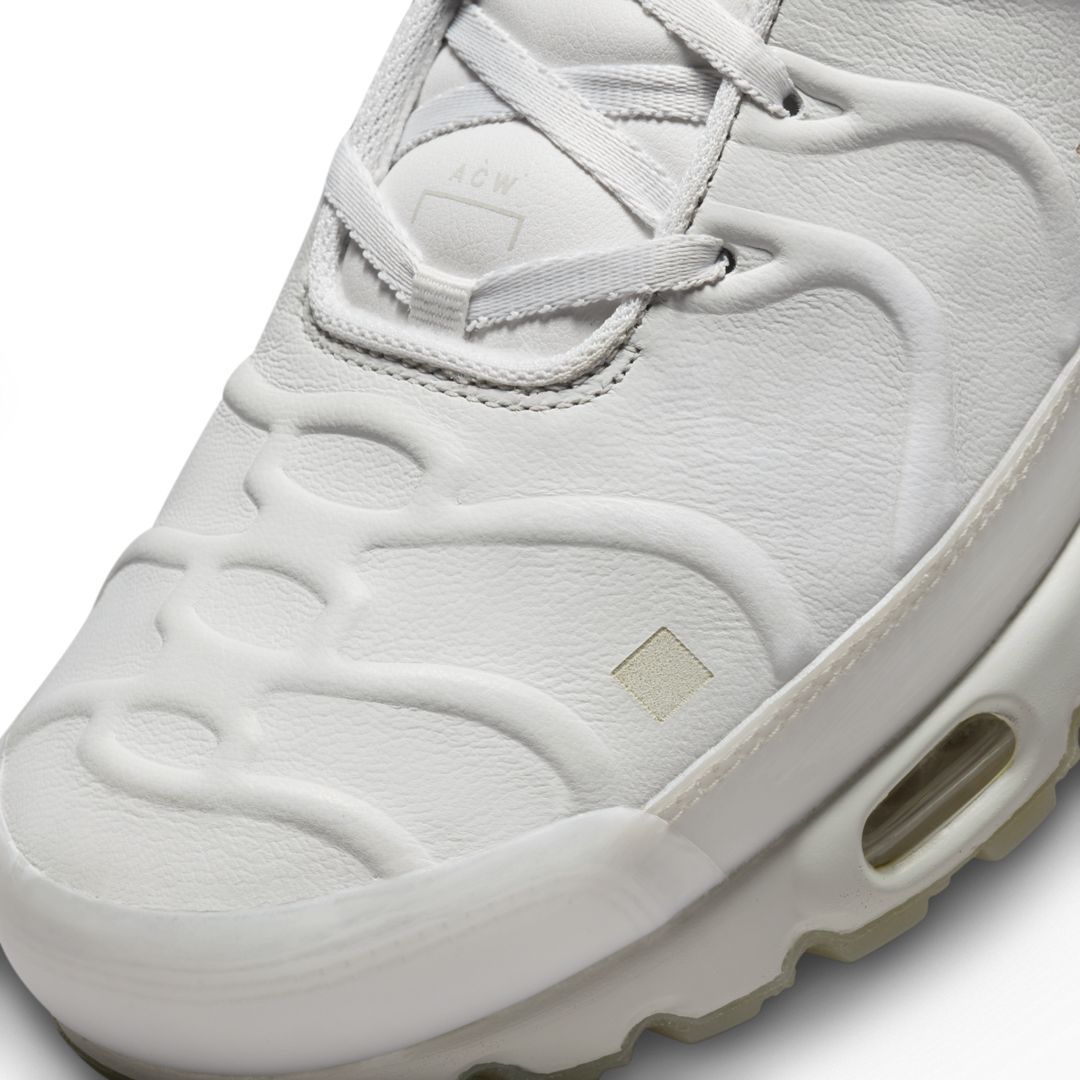 TheSiteSupply Images A-COLD-WALL* x Nike Air Max Plus Platinum Tint