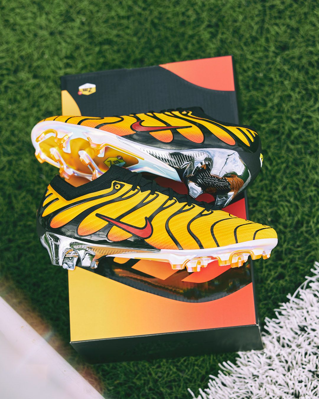 Nike Mercurial Vapor 15 Elite FG Sunset FJ2704-001 Release Info