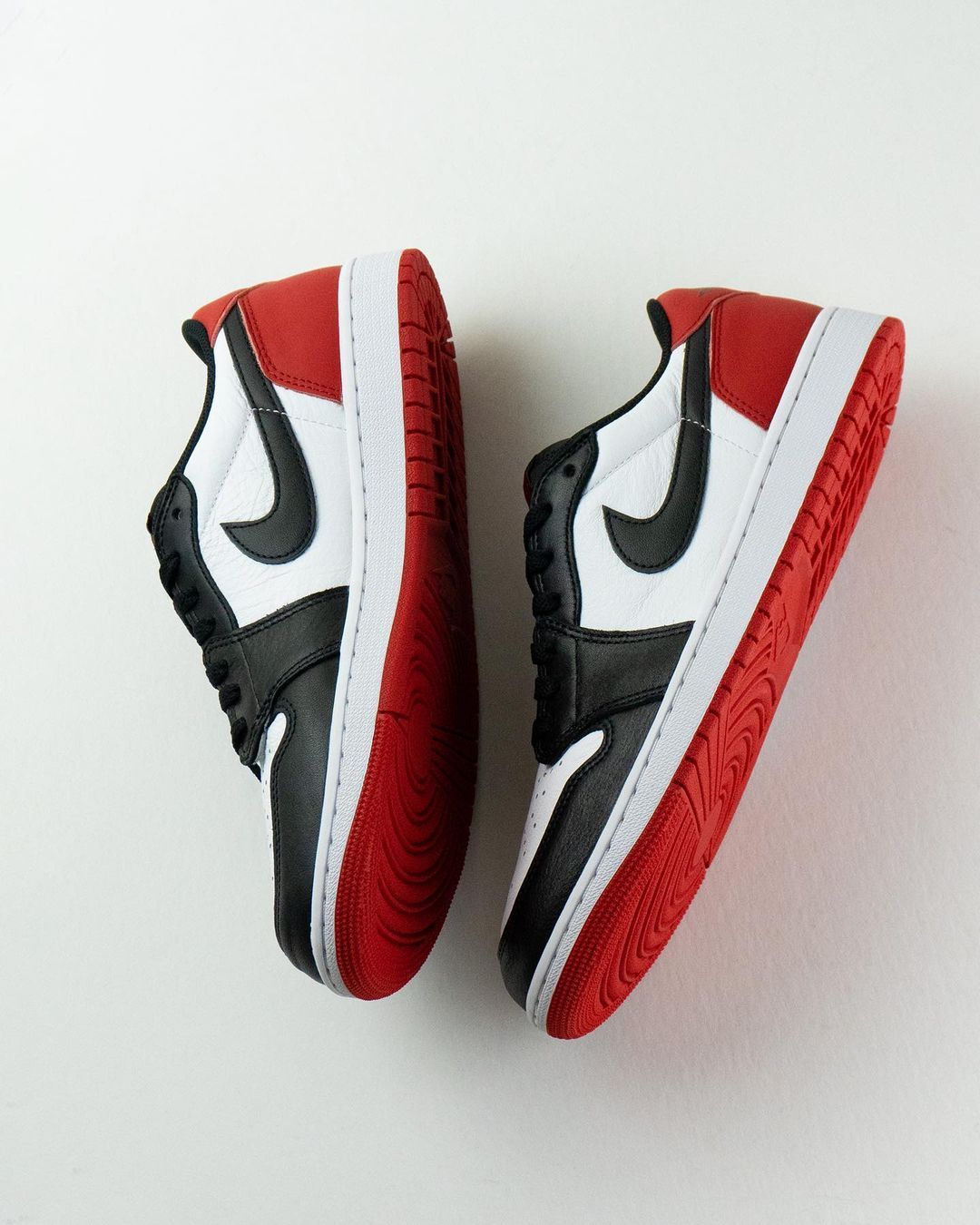 Air Jordan 1 Low OG Black Toe