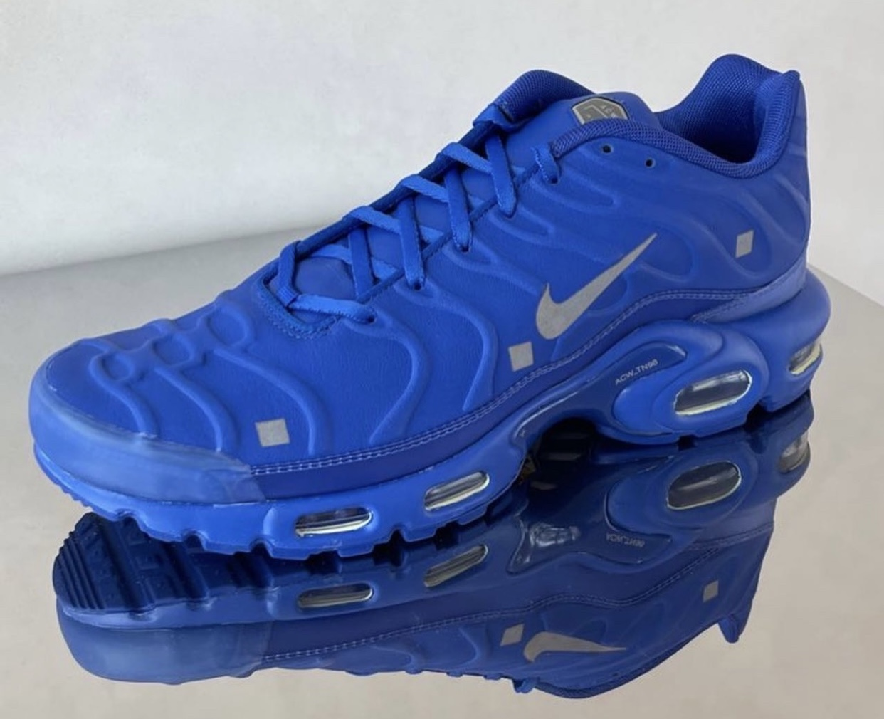 A Cold Wall  X Nike Air Max Plus  House Blue  F D7855 400 01