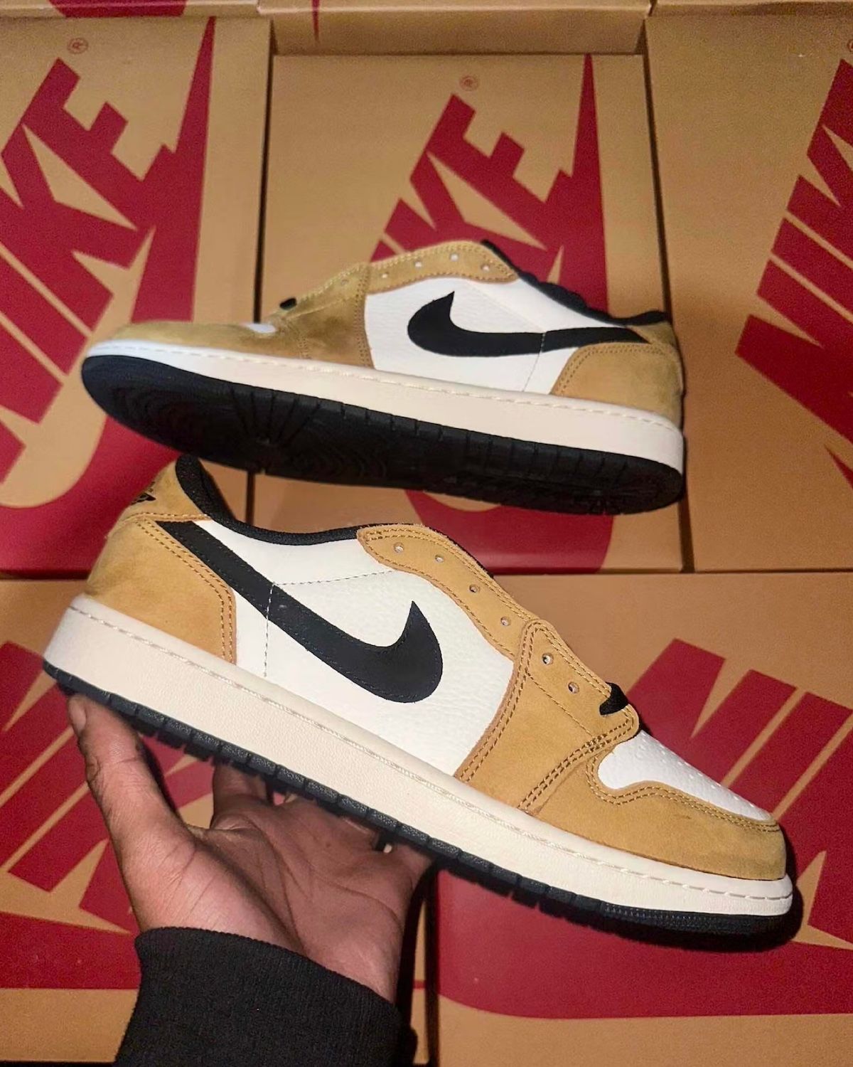 Air Jordan 1 Low OG “Rookie of the Year” CZ0790-107 Release Info 3