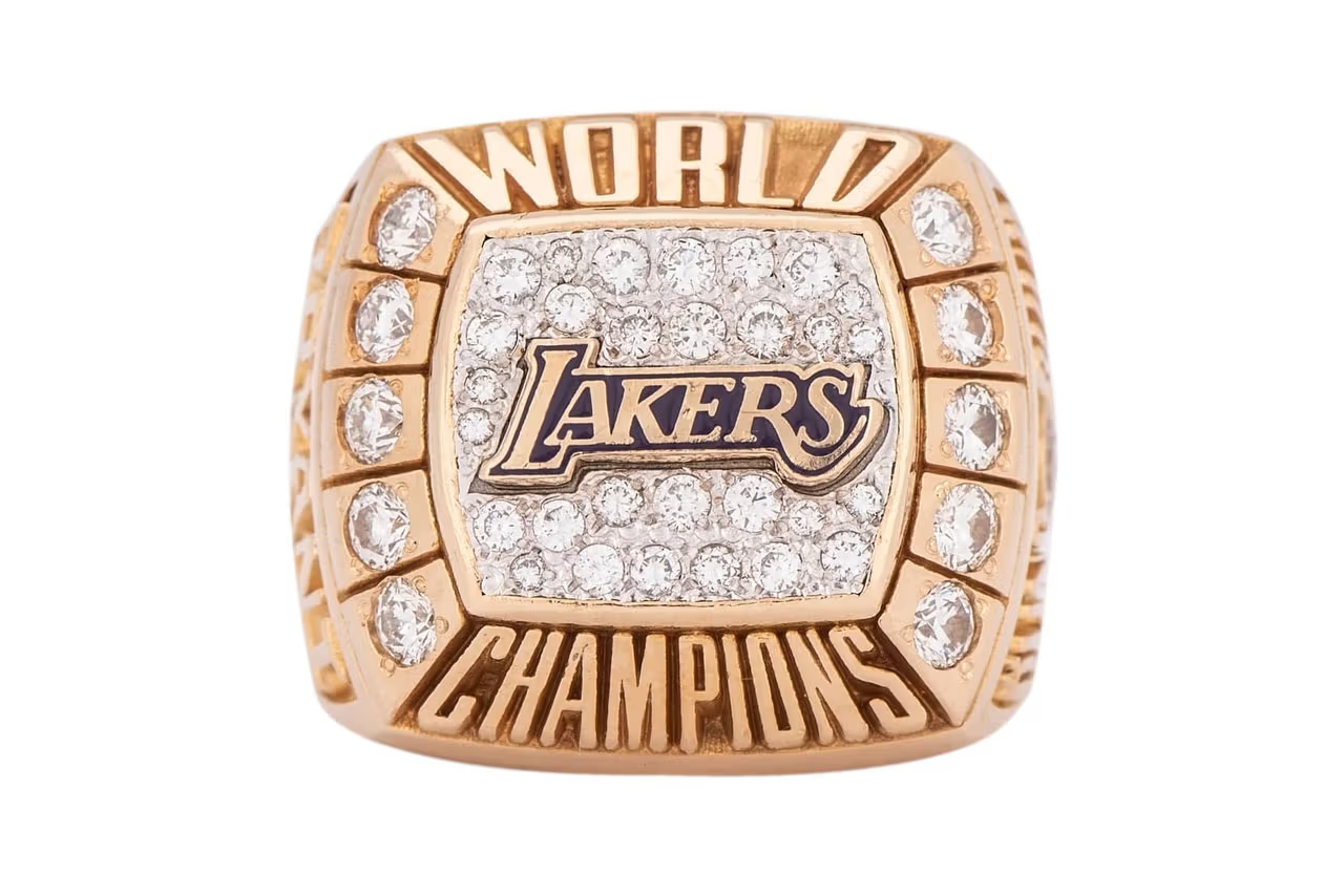 Kobe Bryant's 2000 Lakers Championship Ring