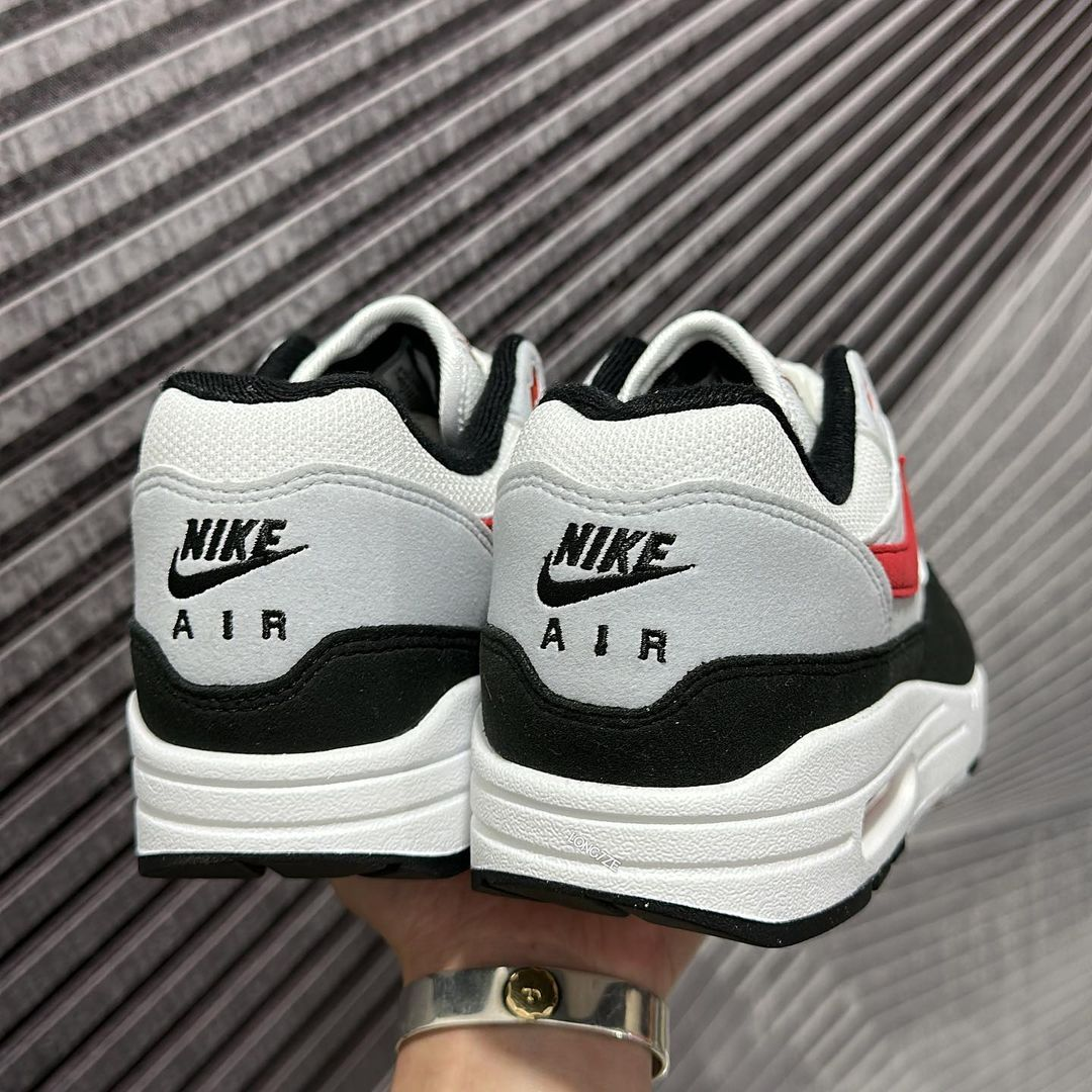 Nike Air Max 1 Black Toe