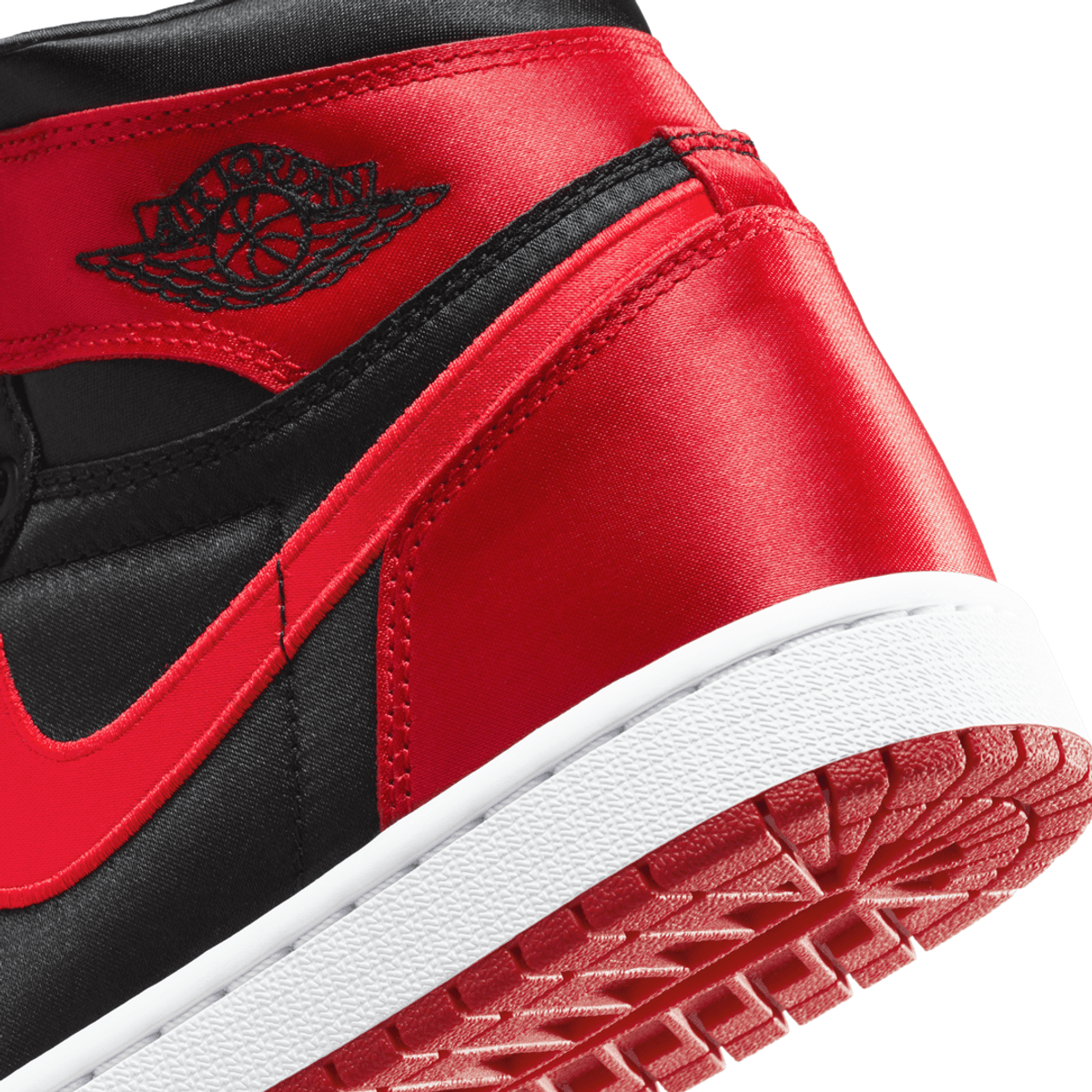 Air Jordan 1 Retro High OG "Satin Bred"