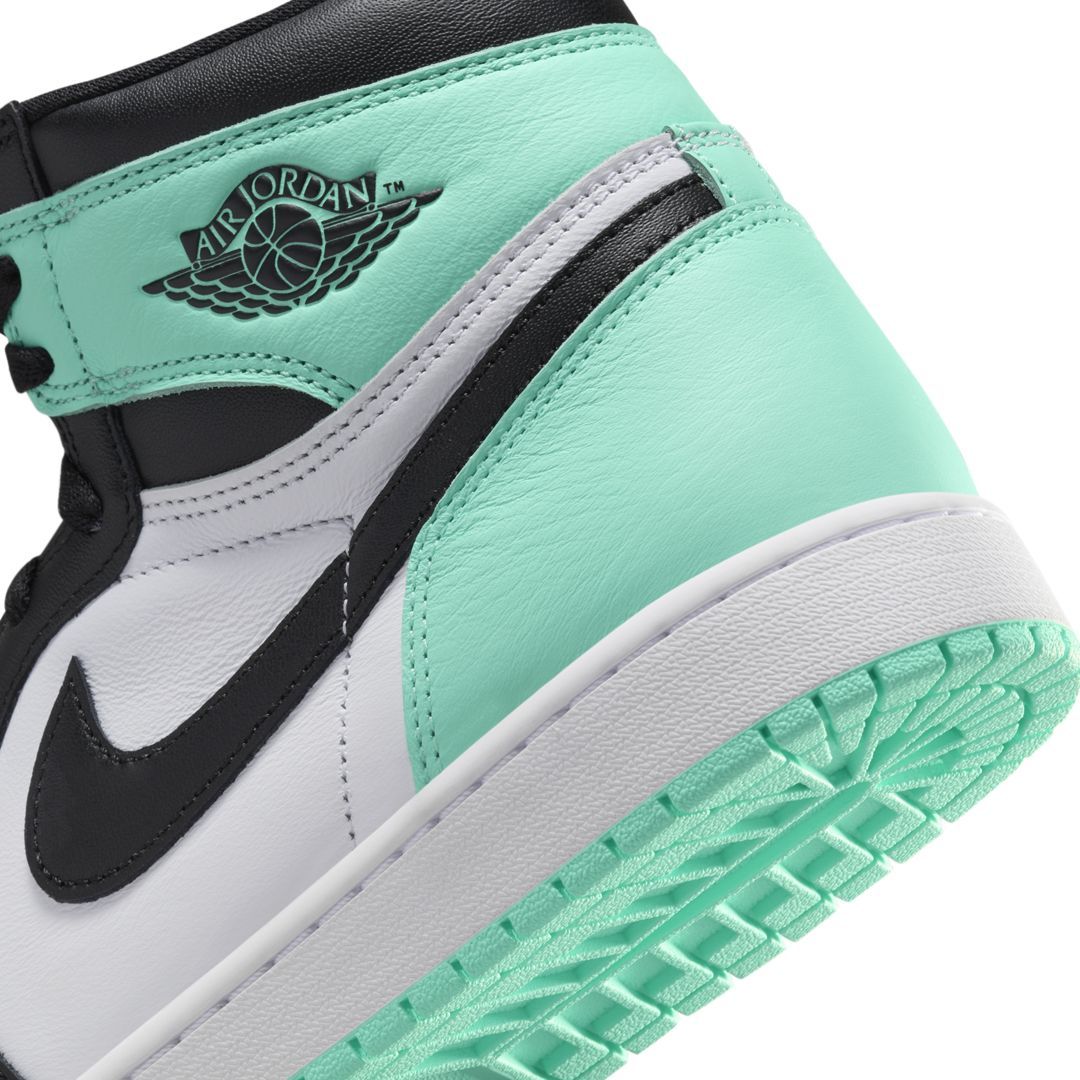 Air Jordan 1 High OG “Green Glow” DZ5485-130