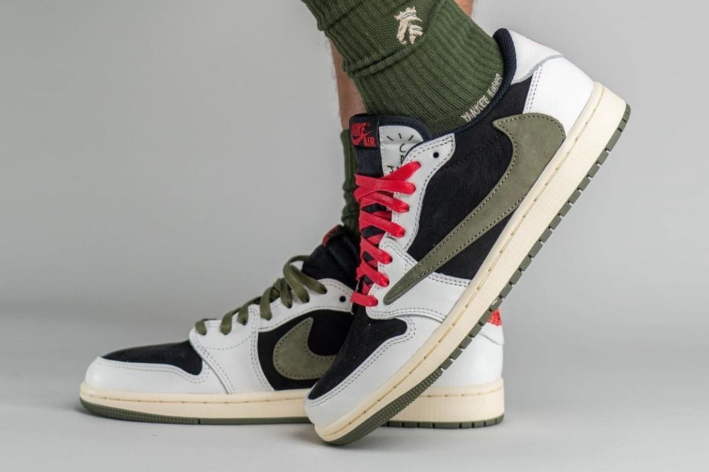 Https   Hypebeast.com Image 2022 11 Travis Scott Air Jordan 1 Low Og Olive Release Date Info Dz4137 106 003