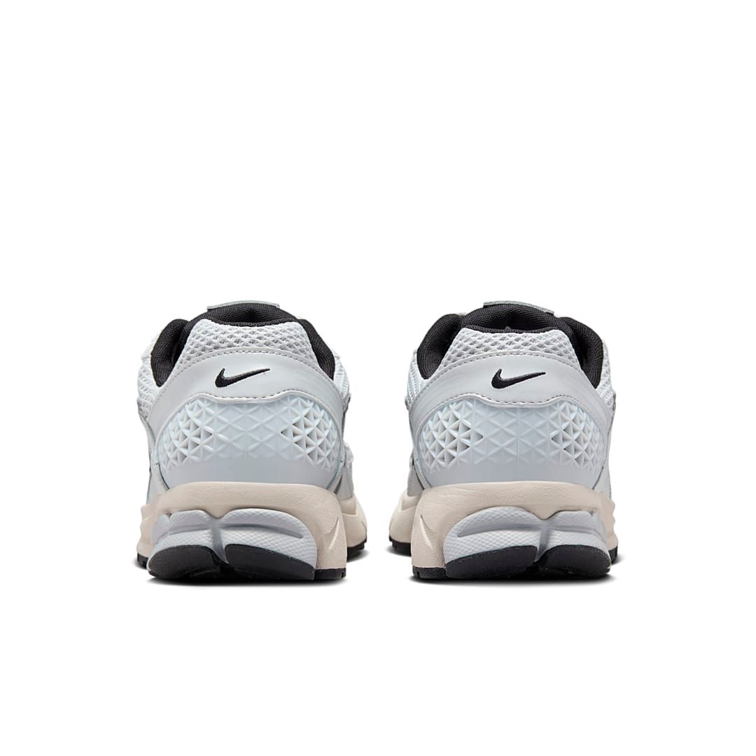 Nike Zoom Vomero 5 WMNS “Pure Platinum” FN6742-002 Release Info