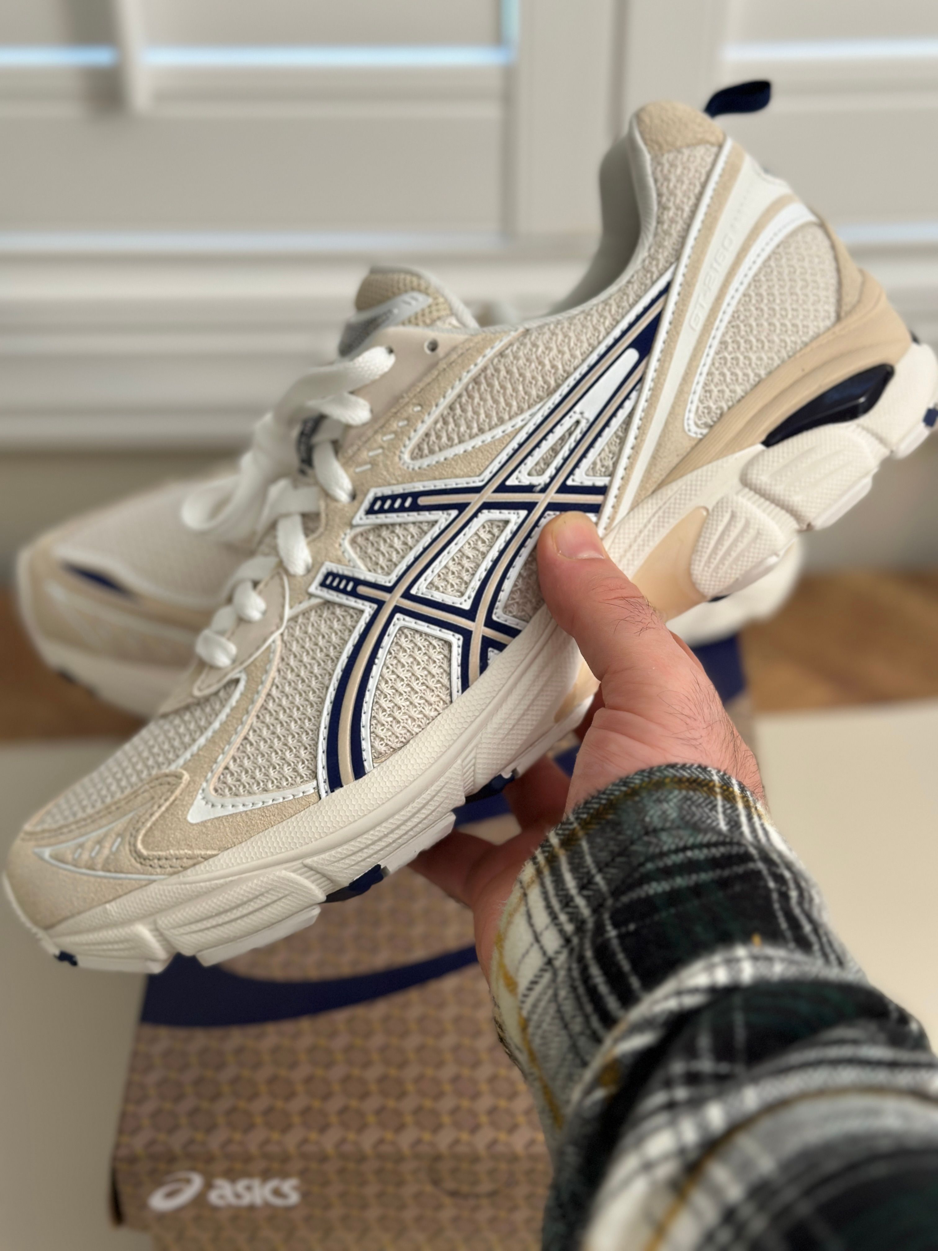 Costs ASICS 1