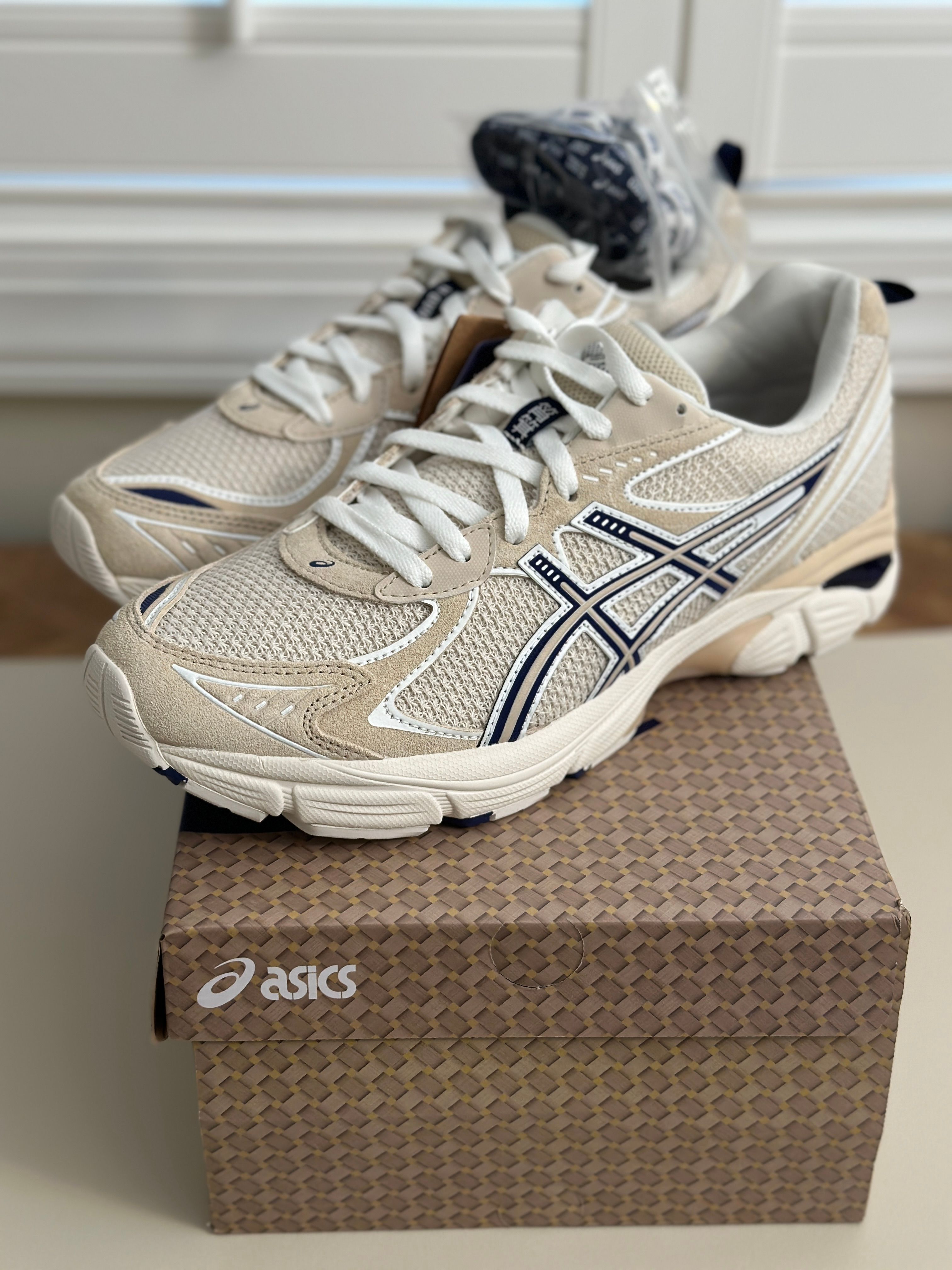 Costs ASICS 2