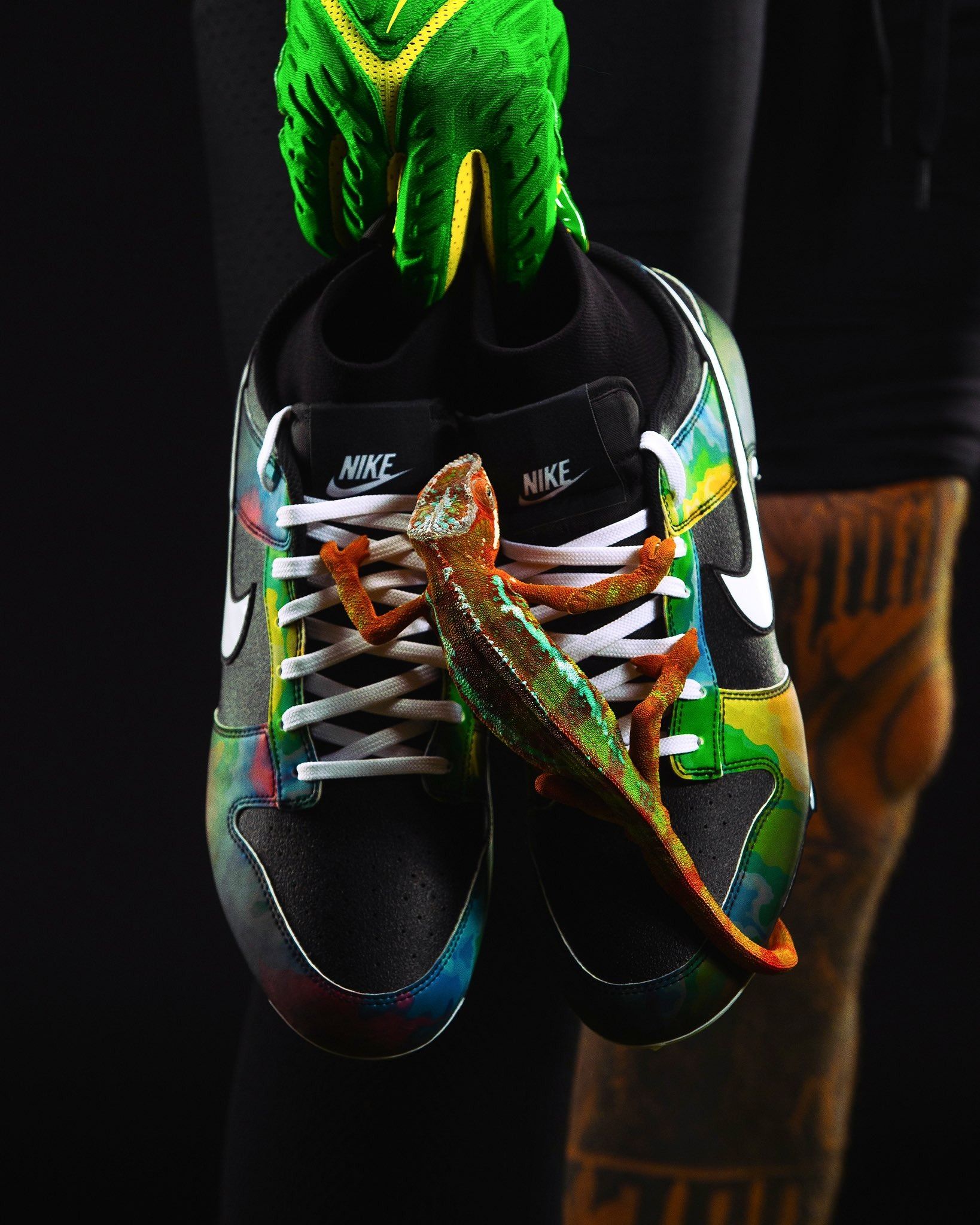 Oregon Ducks Color Changing Cleats Colorado