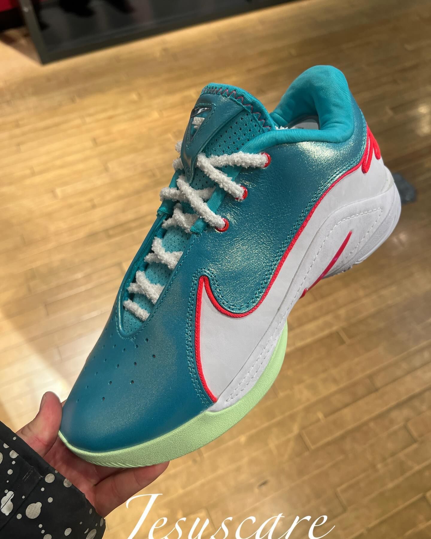 Nike LeBron 22 “Christmas” HV5147-600 Release Info 5
