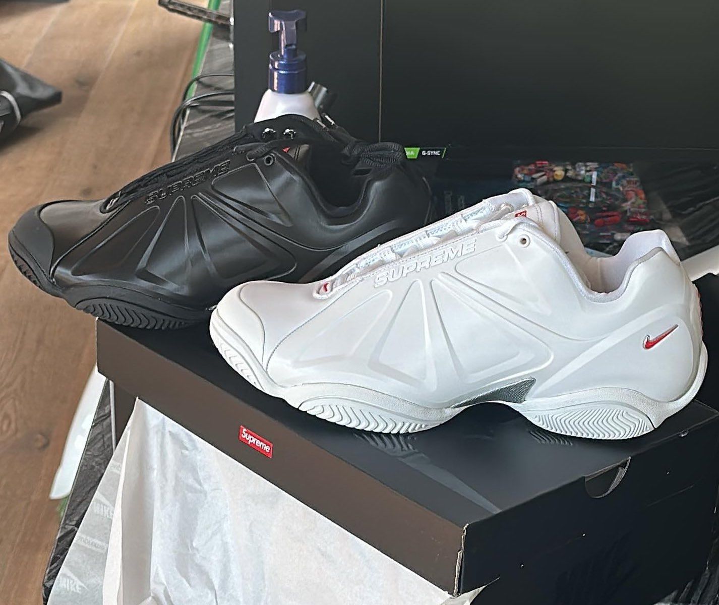 sitesupply.co Supreme Nike Courtposite Black White Release Info