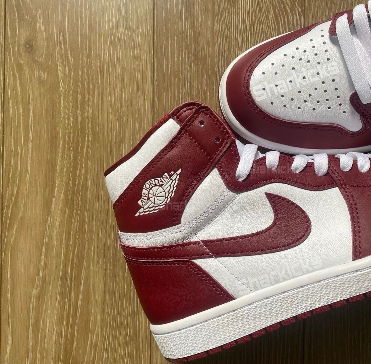 Air Jordan 1 High Og Team Red DZ5485-160 Release Info