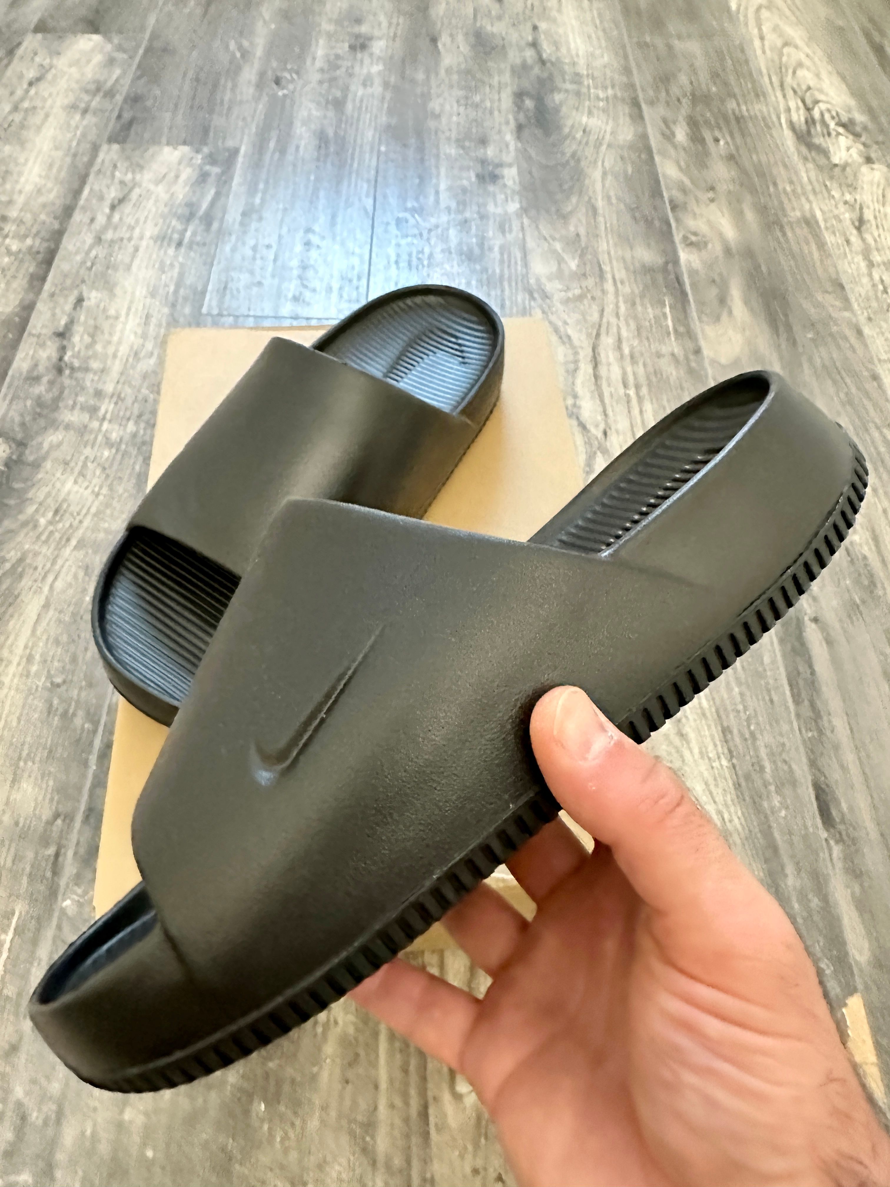 Nike slides store tight