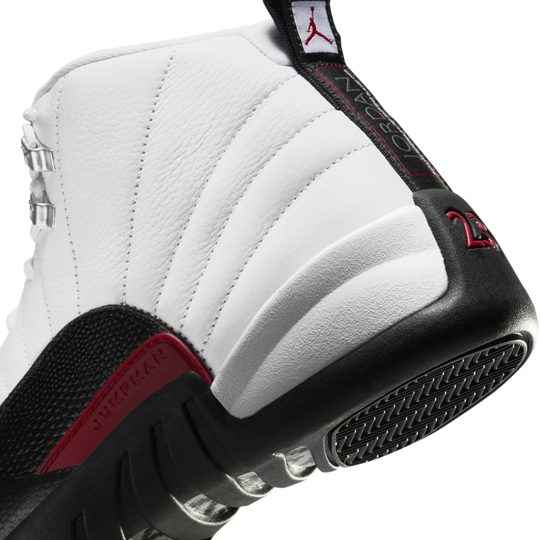 Air Jordan 12 