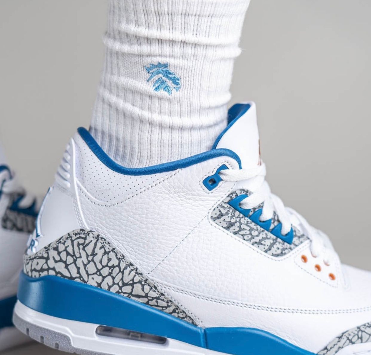 Air Jordan 3 Wizards Pe C T8532 148 Release Date on Feet Ankle