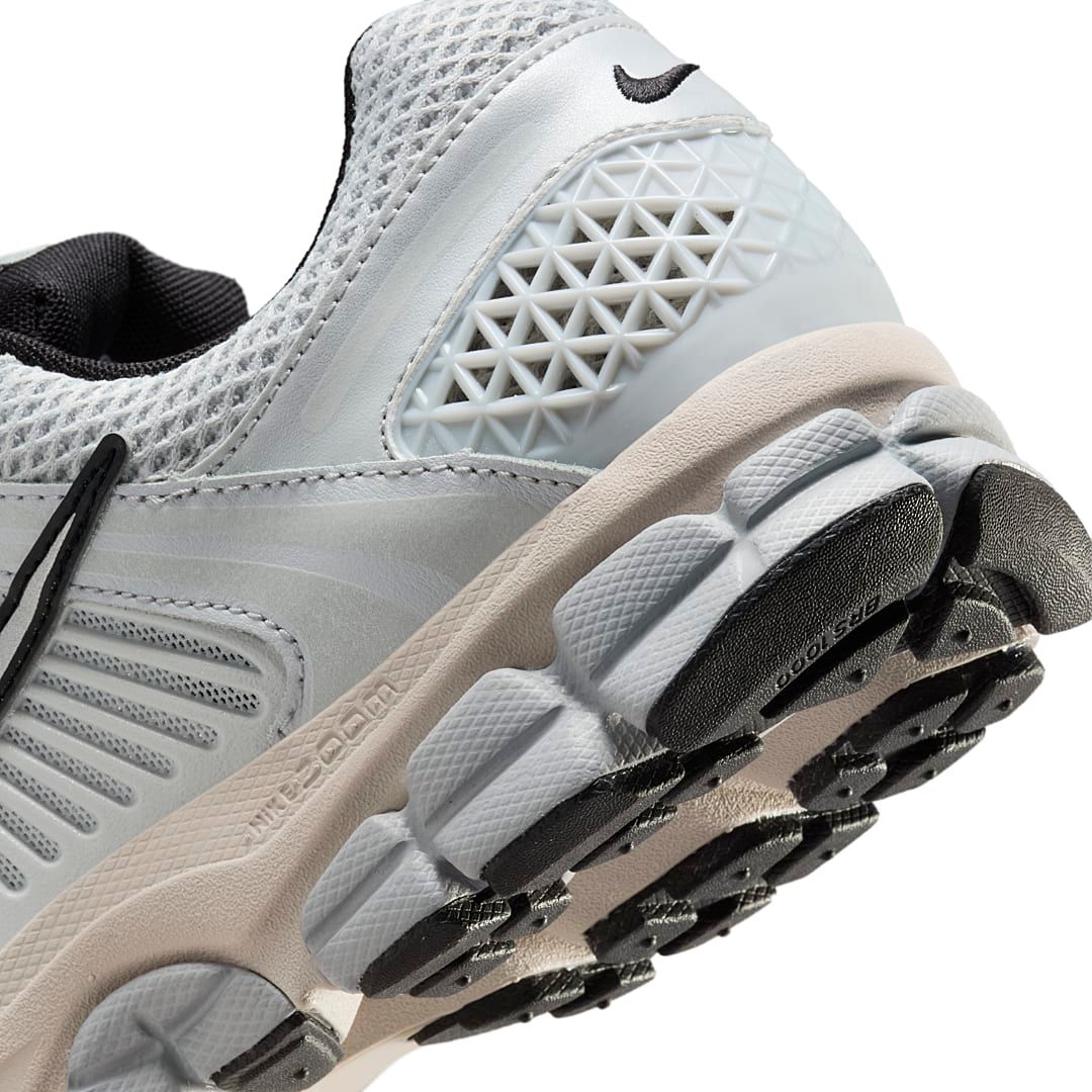 Nike Zoom Vomero 5 WMNS “Pure Platinum” FN6742-002 Release Info