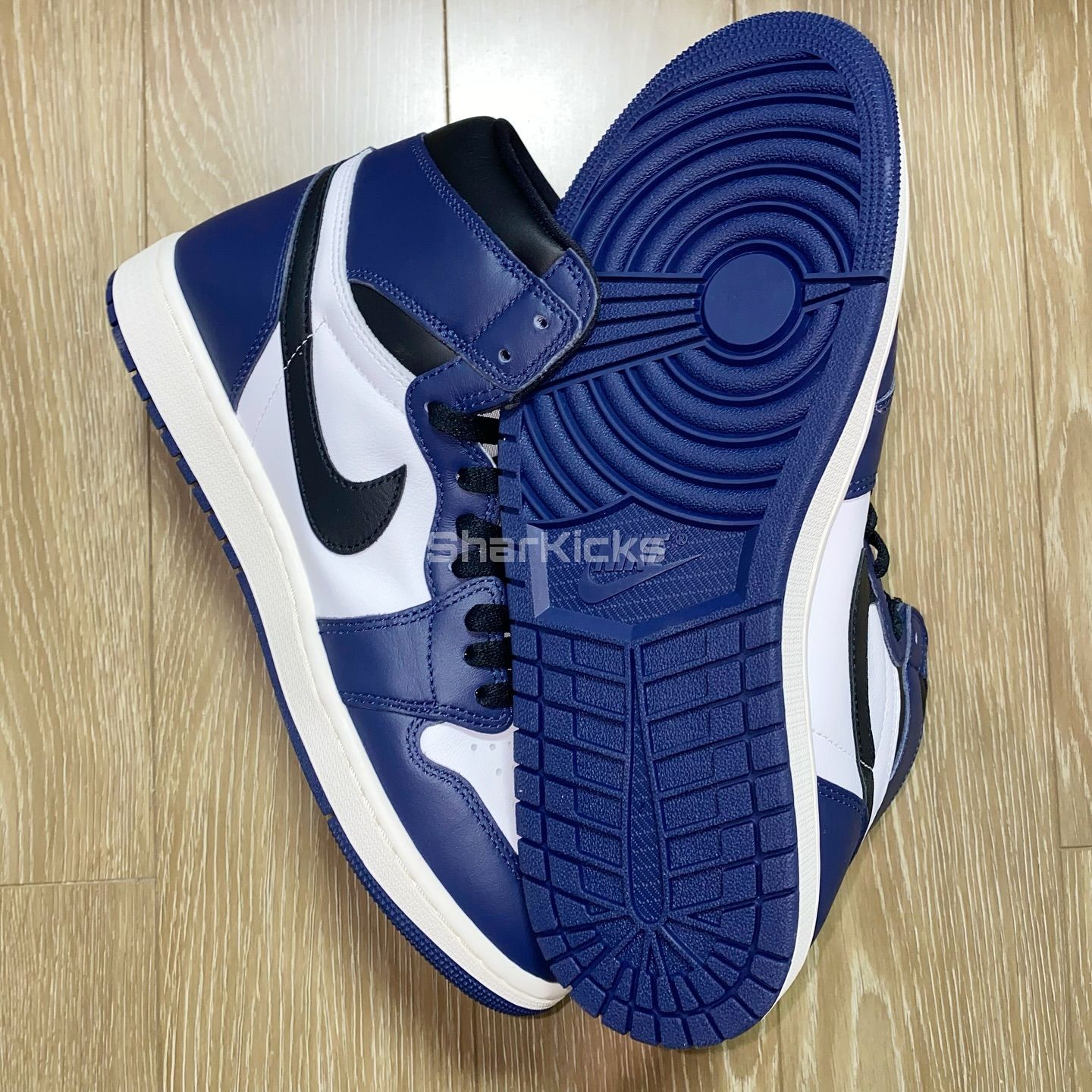 Air Jordan 1 High OG “Midnight Navy” DZ5485-401 Release Info