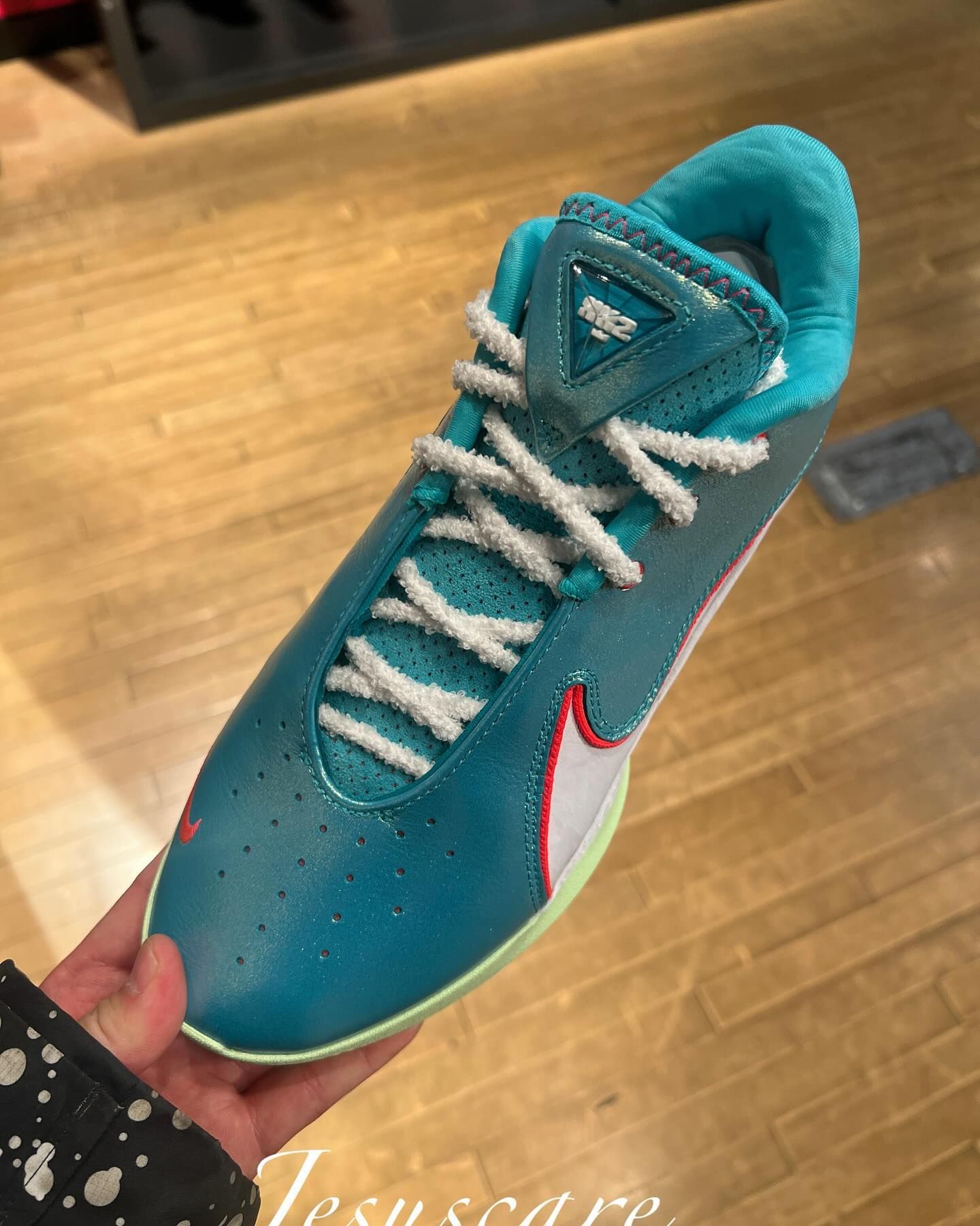 Nike LeBron 22 “Christmas” HV5147-600 Release Info 3