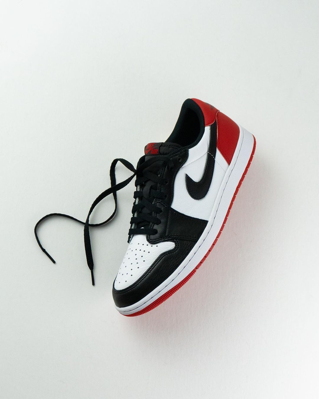 Air Jordan 1 Low OG Black Toe