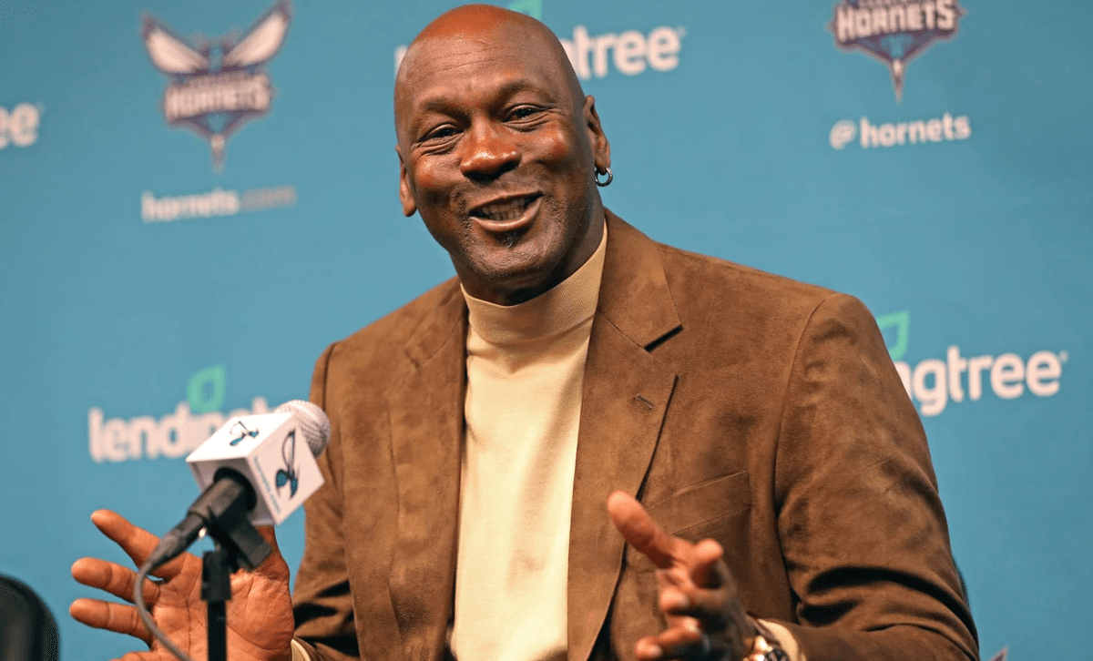 Micheal Jordan In Serious Talks To Sell Majority Stake In The Charlotte Hornets