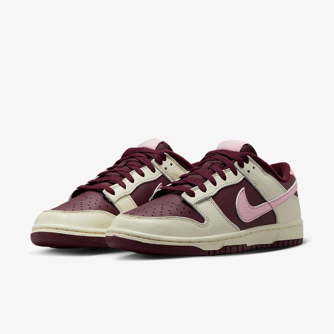 Nike Dunk Low Valentine's Day