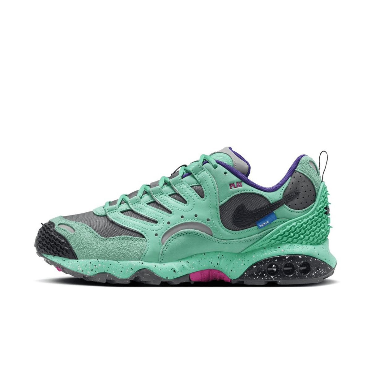 Undefeated x Nike Air Terra Humara Light Menta