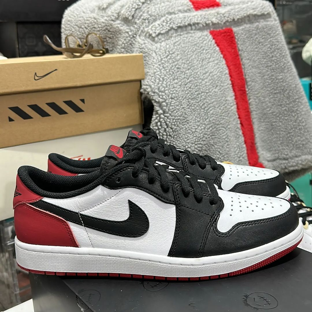 Air Jordan 1 Low OG Black Toe