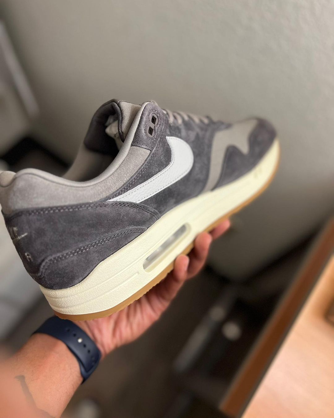 Air Max 1 Soft Grey/Neutral Grey