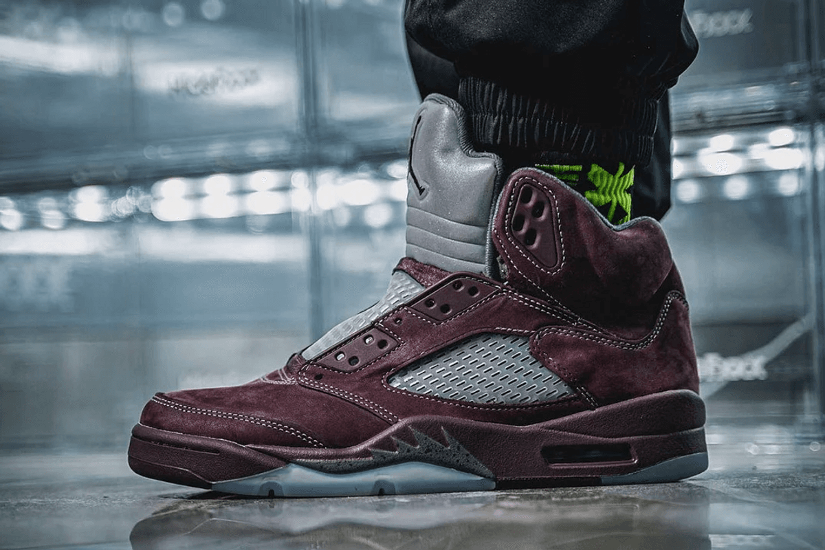 The Air Jordan 5 SE Burgundy Arrives Draped In Suede