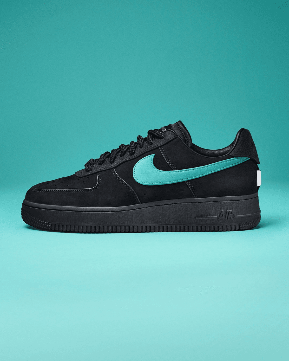 First Look At The Tiffany & CO. Nike Air Force 1