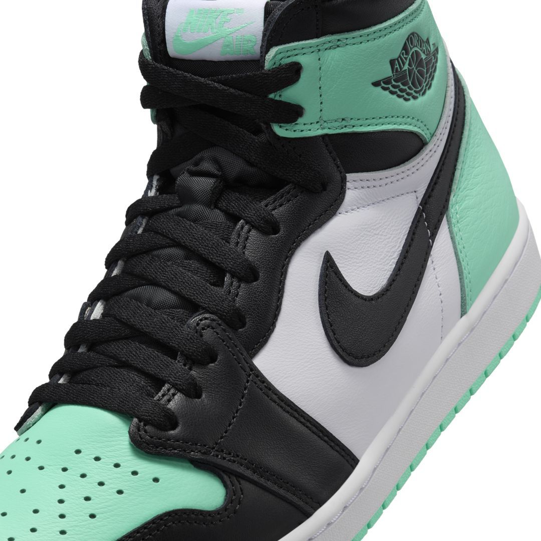 Air Jordan 1 High OG “Green Glow” DZ5485-130