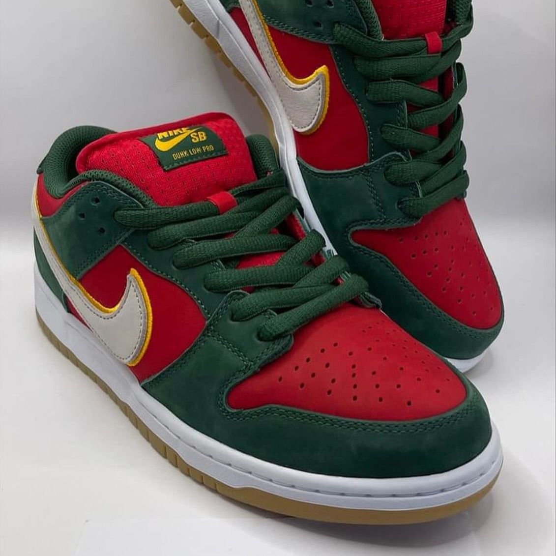 Nike SB Dunk Low PRM “Seattle Supersonics” FZ1287-300 Release Info