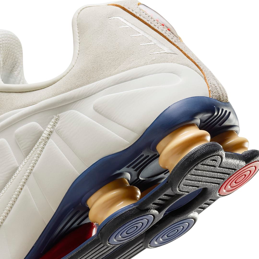 Nike Shox R4 Phantom HQ3531-099 Release Info