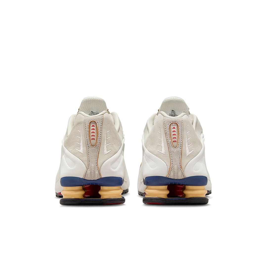 Nike Shox R4 Phantom HQ3531-099 Release Info