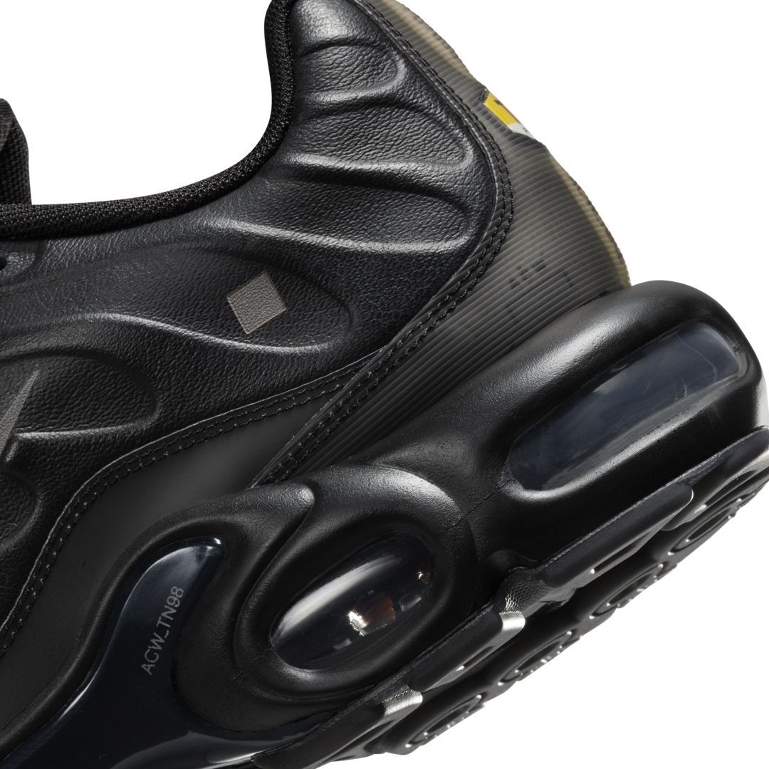 TheSiteSupply Images A-COLD-WALL* x Nike Air Max Plus Black