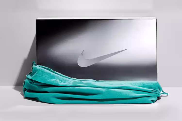  Tiffany Co Nike Air Force 1 Shoebox Silver TSS